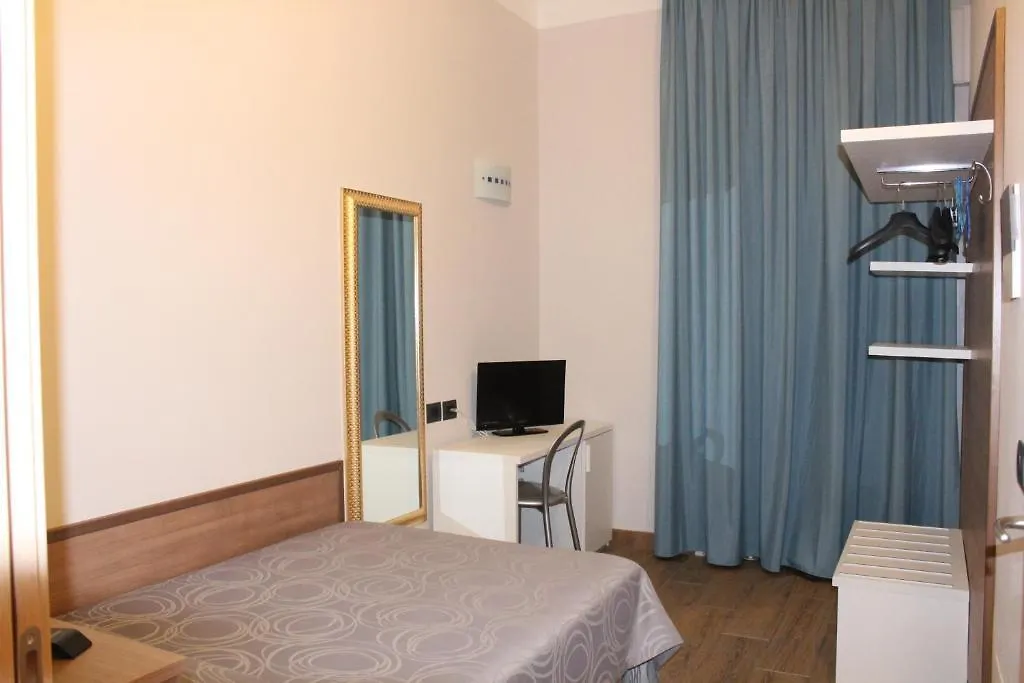 House Beatrice Milano Hotel 2*, Milan