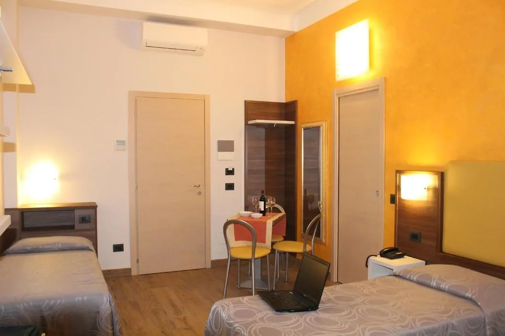 House Beatrice Milano Hotel 2*, Milan